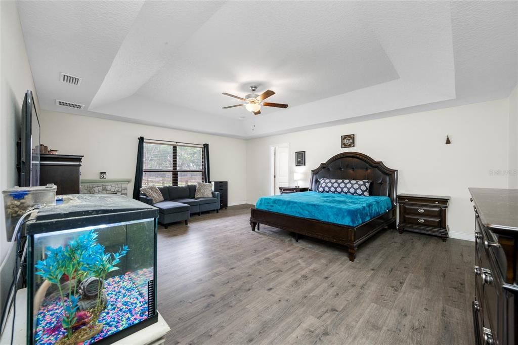 For Sale: $750,000 (4 beds, 3 baths, 2983 Square Feet)