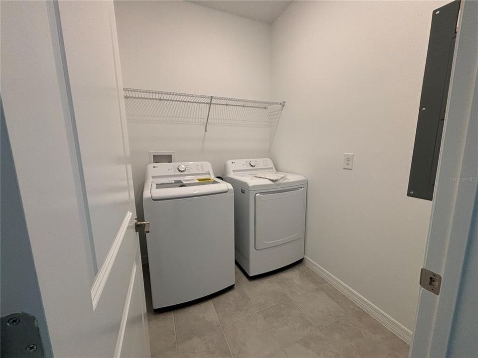 В аренду: $3,350 (4 спален, 3 ванн, 2450 Квадратных фут)