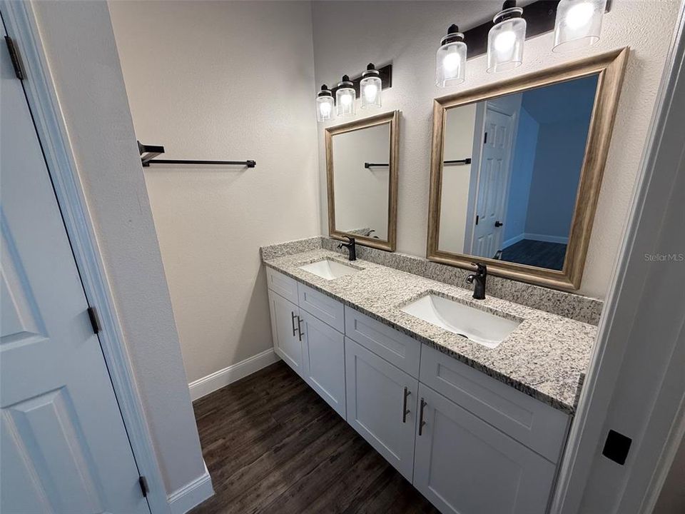 For Rent: $1,995 (3 beds, 2 baths, 1222 Square Feet)