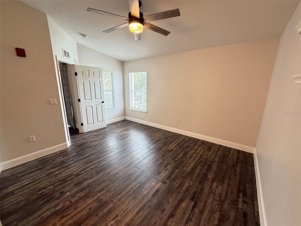 For Rent: $1,995 (3 beds, 2 baths, 1222 Square Feet)