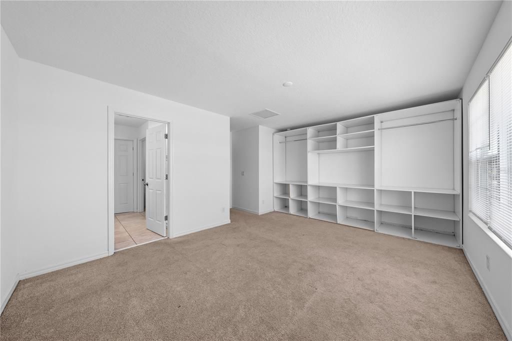 На продажу: $339,900 (4 спален, 2 ванн, 1876 Квадратных фут)
