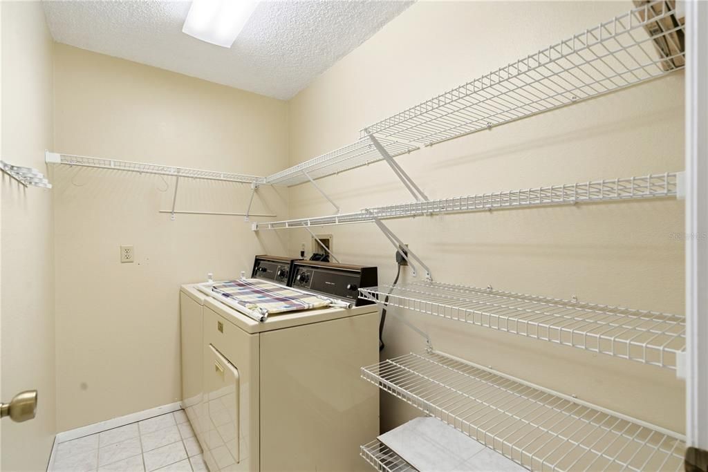 For Sale: $195,000 (2 beds, 2 baths, 1292 Square Feet)