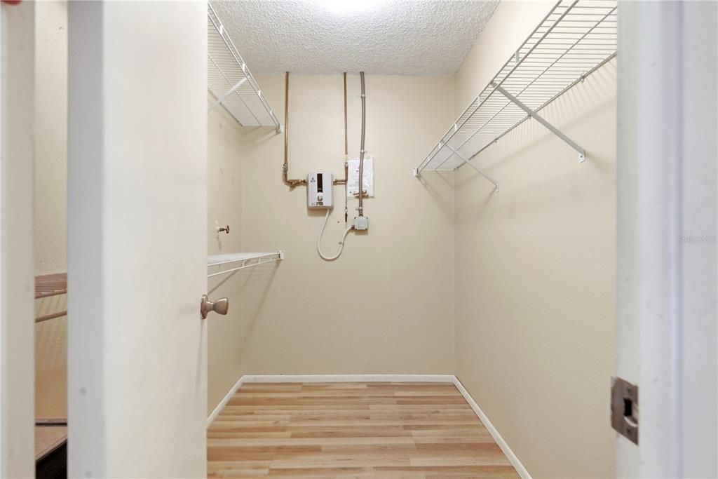 For Sale: $195,000 (2 beds, 2 baths, 1292 Square Feet)