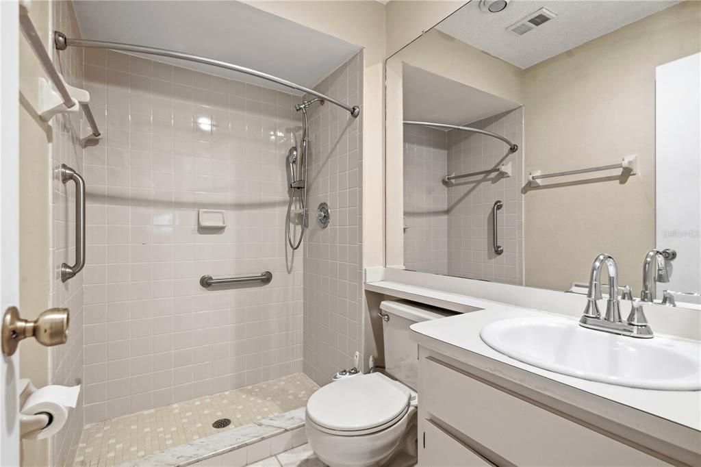 For Sale: $195,000 (2 beds, 2 baths, 1292 Square Feet)