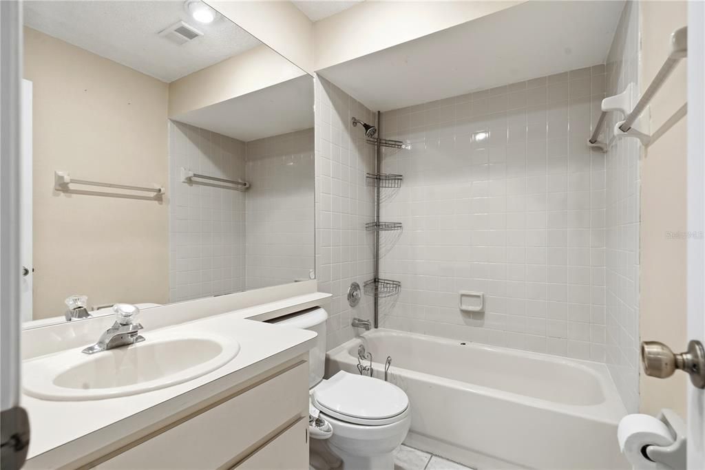 For Sale: $195,000 (2 beds, 2 baths, 1292 Square Feet)
