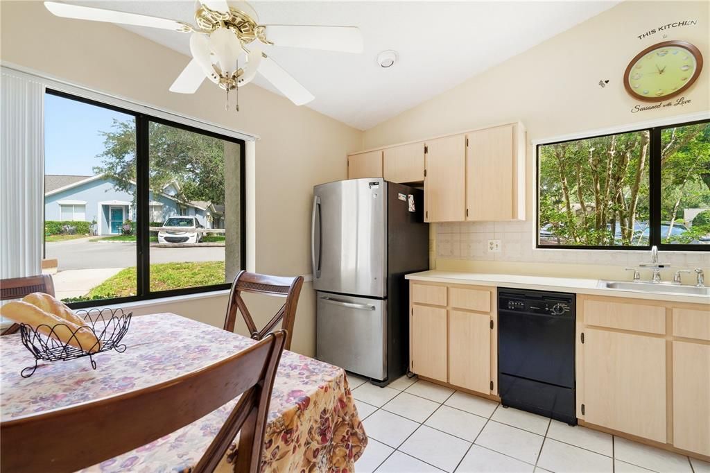 For Sale: $195,000 (2 beds, 2 baths, 1292 Square Feet)