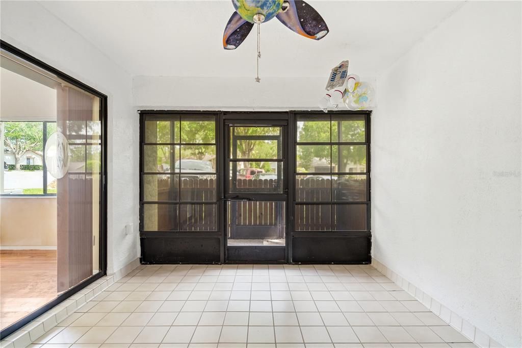 For Sale: $195,000 (2 beds, 2 baths, 1292 Square Feet)