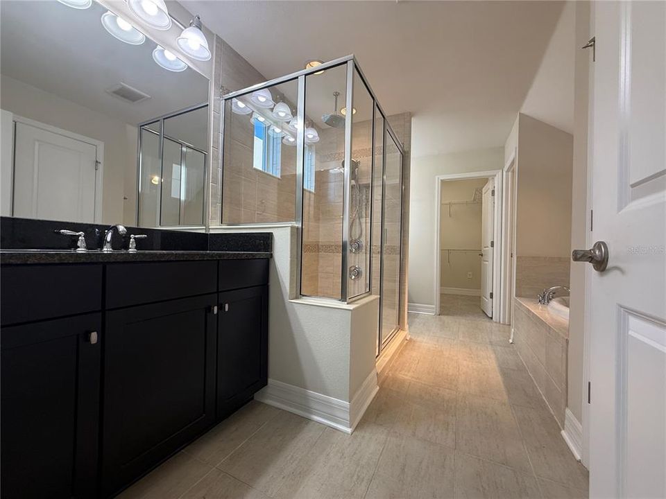 В аренду: $3,600 (4 спален, 3 ванн, 2910 Квадратных фут)