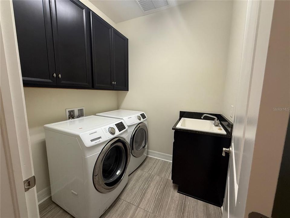 В аренду: $3,600 (4 спален, 3 ванн, 2910 Квадратных фут)