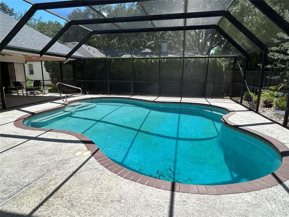 For Sale: $599,999 (4 beds, 2 baths, 2590 Square Feet)