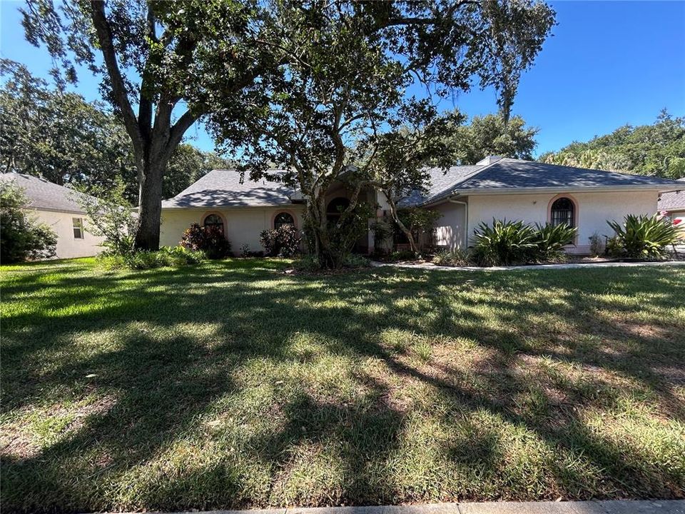 For Sale: $599,999 (4 beds, 2 baths, 2590 Square Feet)
