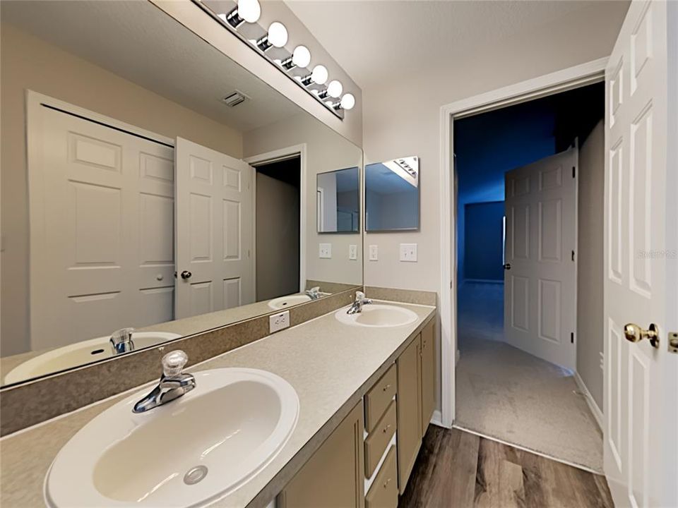For Rent: $2,289 (4 beds, 2 baths, 1544 Square Feet)
