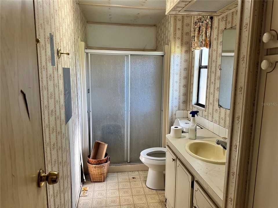Active With Contract: $99,000 (2 beds, 2 baths, 1144 Square Feet)