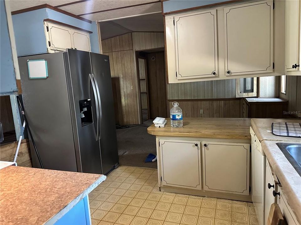 Active With Contract: $99,000 (2 beds, 2 baths, 1144 Square Feet)