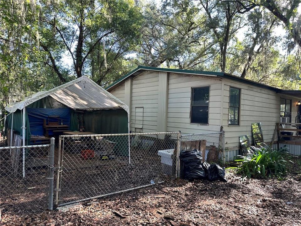 Active With Contract: $99,000 (2 beds, 2 baths, 1144 Square Feet)