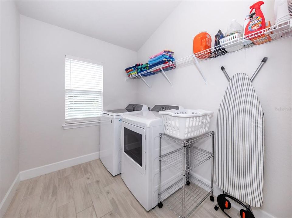 For Rent: $2,800 (3 beds, 2 baths, 1831 Square Feet)