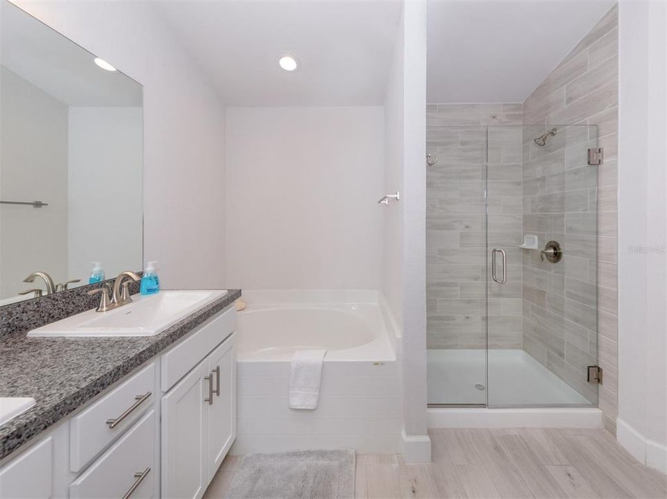 For Rent: $2,800 (3 beds, 2 baths, 1831 Square Feet)