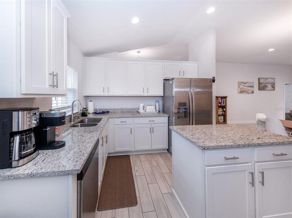 For Rent: $2,800 (3 beds, 2 baths, 1831 Square Feet)