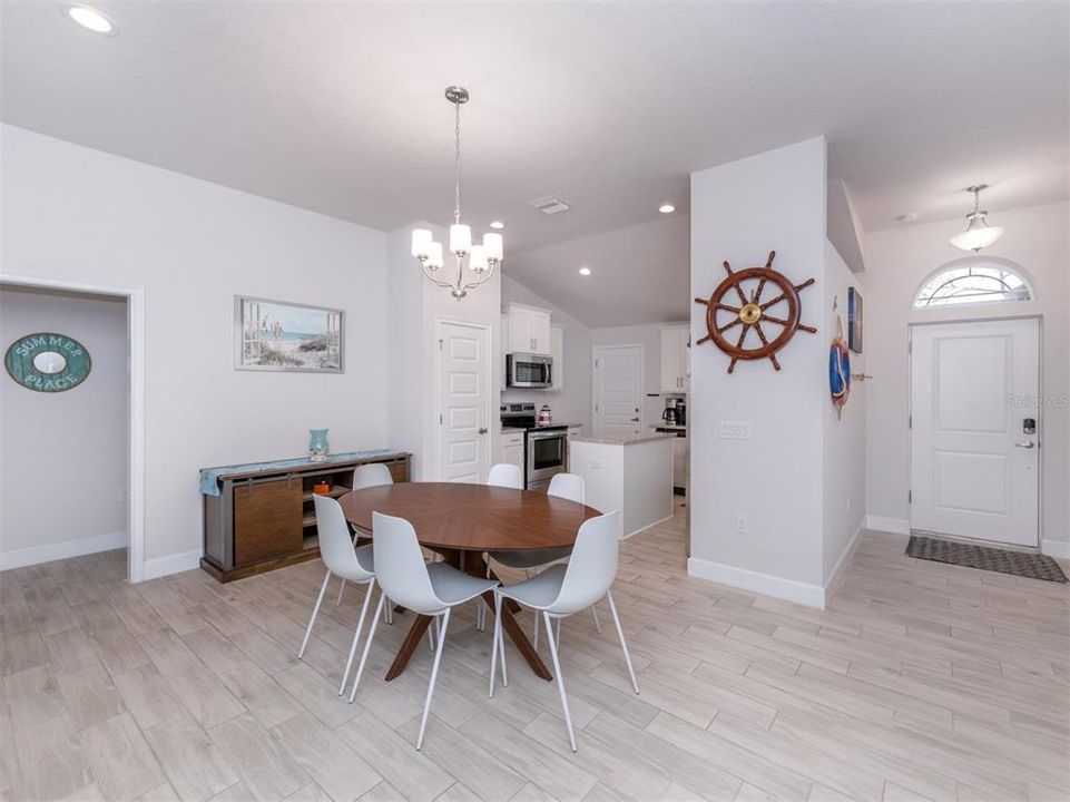 For Rent: $2,800 (3 beds, 2 baths, 1831 Square Feet)