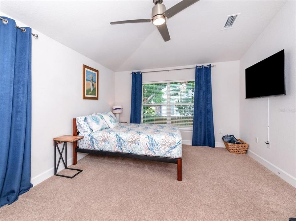 For Rent: $2,800 (3 beds, 2 baths, 1831 Square Feet)