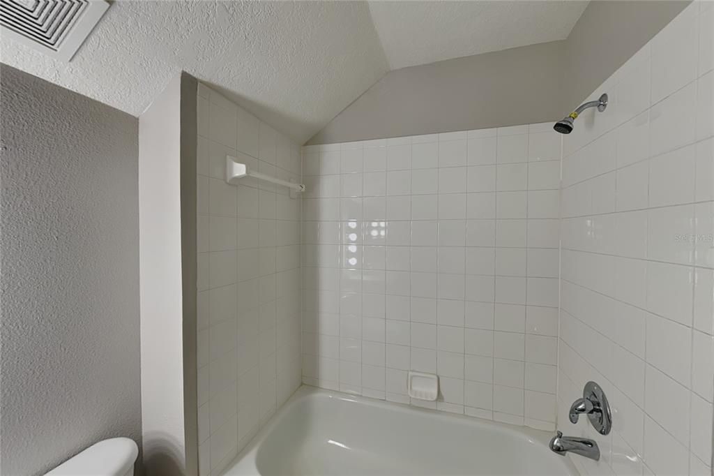 В аренду: $2,219 (4 спален, 2 ванн, 1460 Квадратных фут)