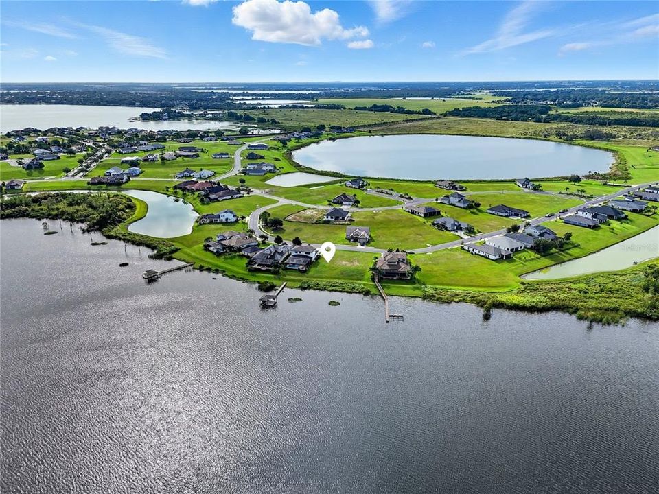 待售: $249,900 (0.30 acres)