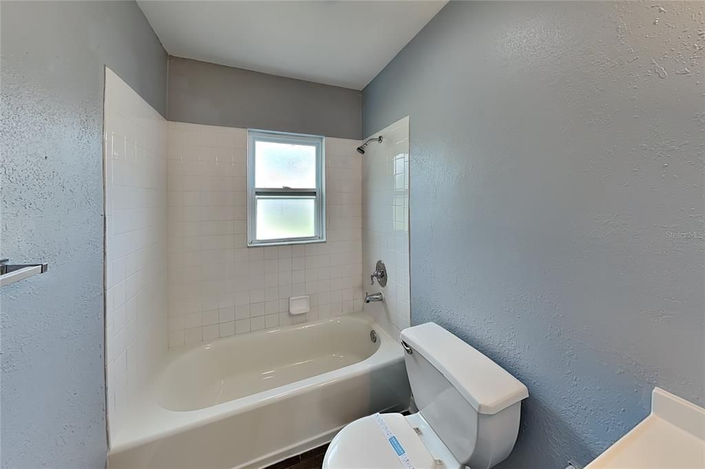 В аренду: $1,949 (4 спален, 1 ванн, 1104 Квадратных фут)