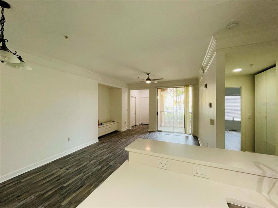 For Rent: $1,700 (1 beds, 1 baths, 790 Square Feet)
