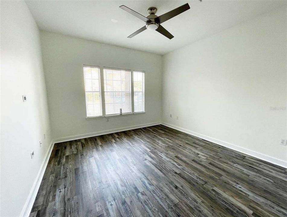 For Rent: $1,700 (1 beds, 1 baths, 790 Square Feet)