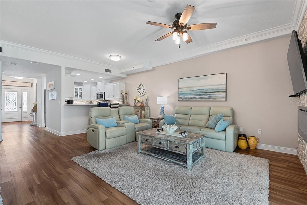 For Sale: $465,000 (3 beds, 3 baths, 2149 Square Feet)