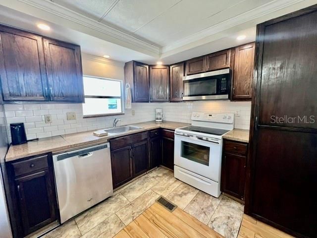 На продажу: $80,000 (2 спален, 2 ванн, 672 Квадратных фут)