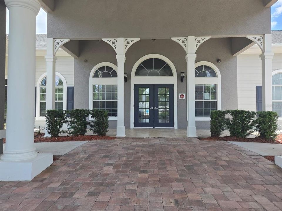 For Rent: $2,400 (3 beds, 2 baths, 1269 Square Feet)