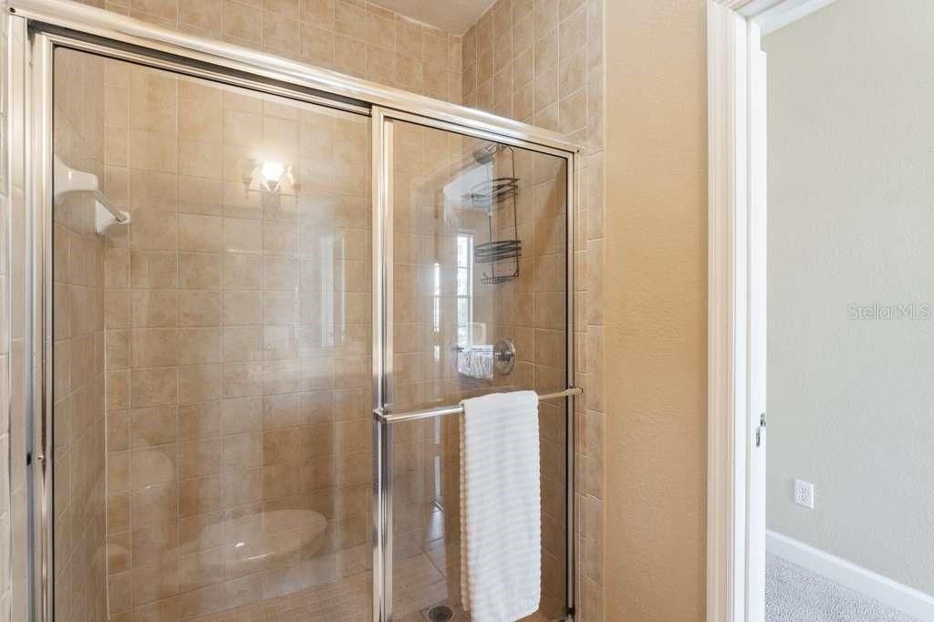 For Rent: $2,400 (3 beds, 2 baths, 1269 Square Feet)