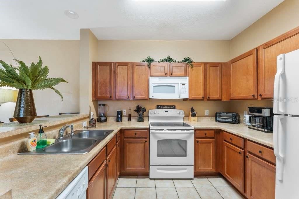 For Rent: $2,400 (3 beds, 2 baths, 1269 Square Feet)