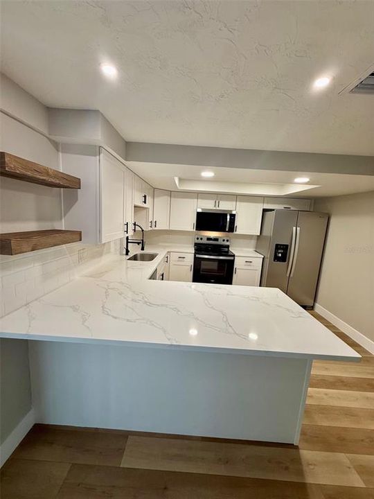 На продажу: $289,900 (3 спален, 2 ванн, 1368 Квадратных фут)