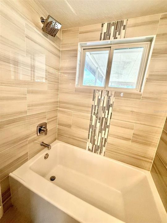 На продажу: $289,900 (3 спален, 2 ванн, 1368 Квадратных фут)