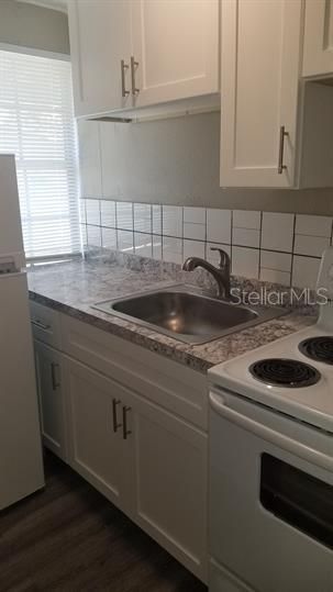 For Rent: $950 (0 beds, 1 baths, 300 Square Feet)