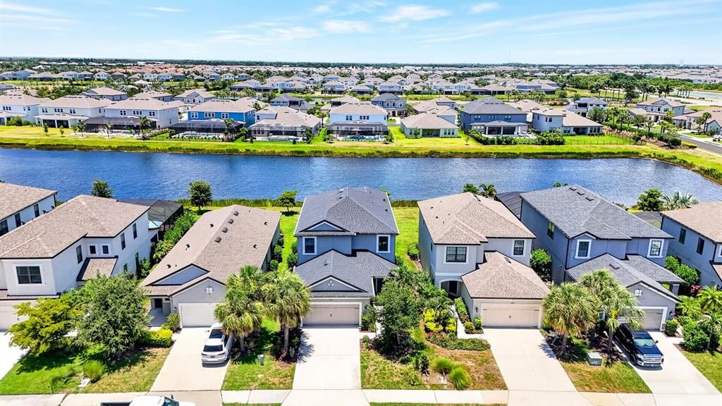 На продажу: $564,900 (4 спален, 3 ванн, 2600 Квадратных фут)