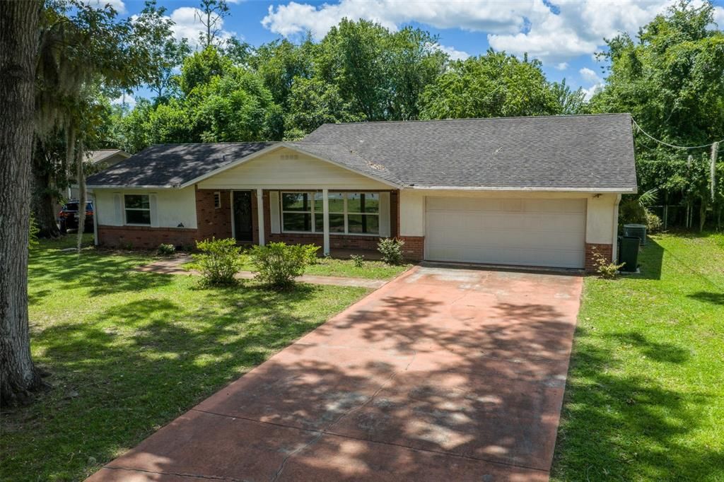 For Sale: $245,000 (3 beds, 2 baths, 1692 Square Feet)