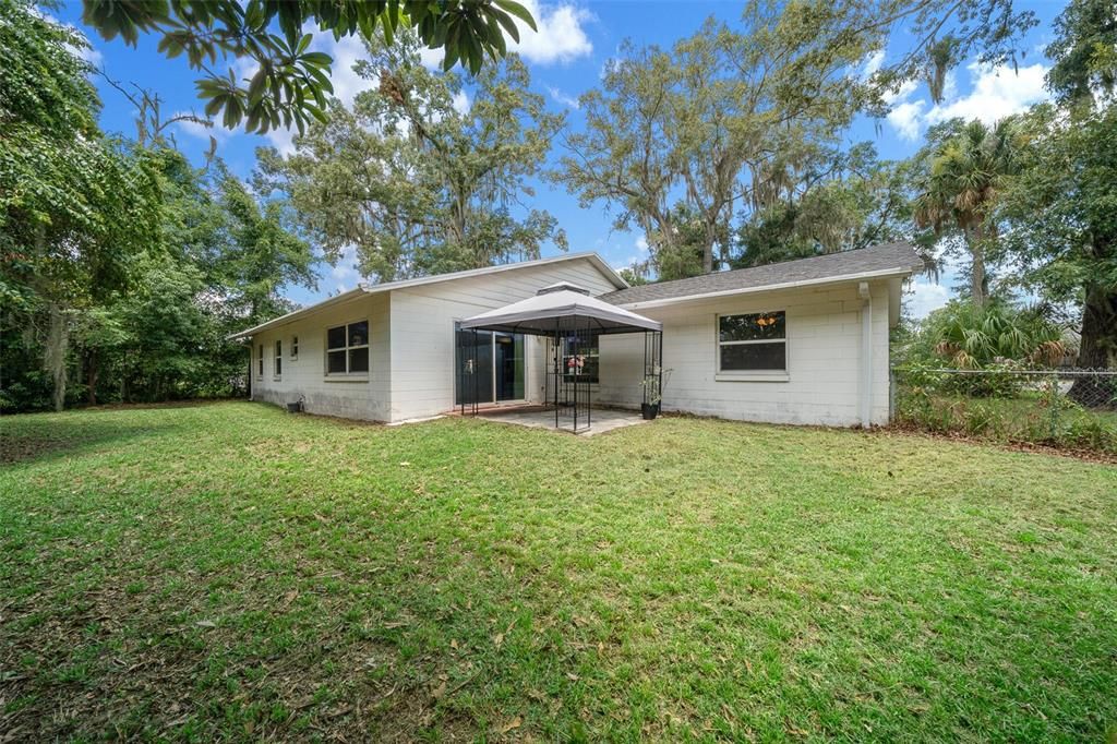 For Sale: $245,000 (3 beds, 2 baths, 1692 Square Feet)
