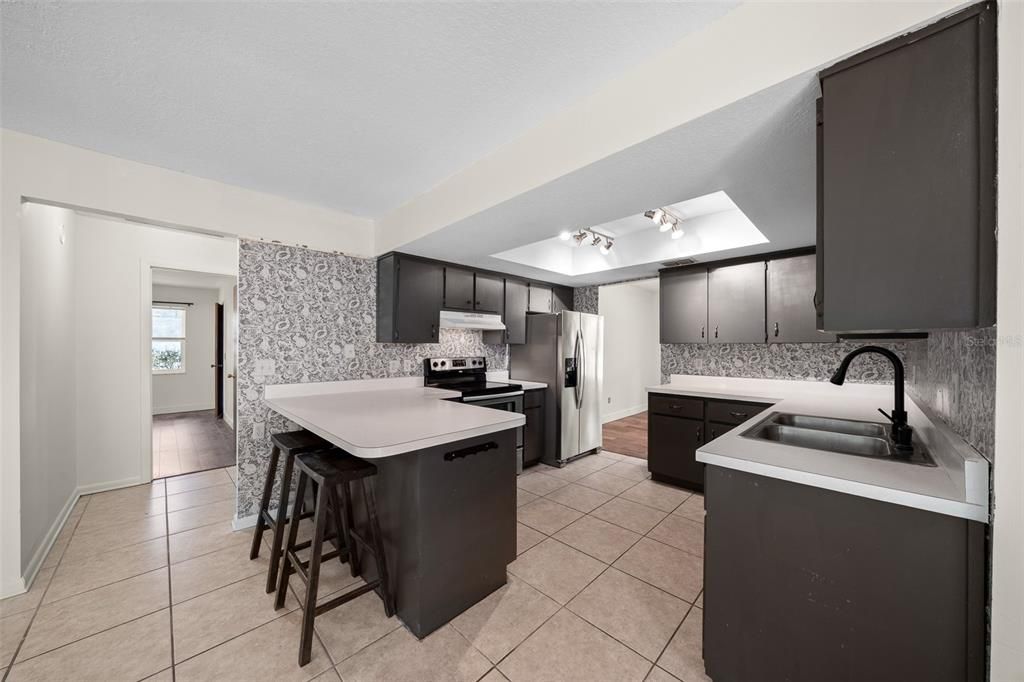 For Sale: $245,000 (3 beds, 2 baths, 1692 Square Feet)
