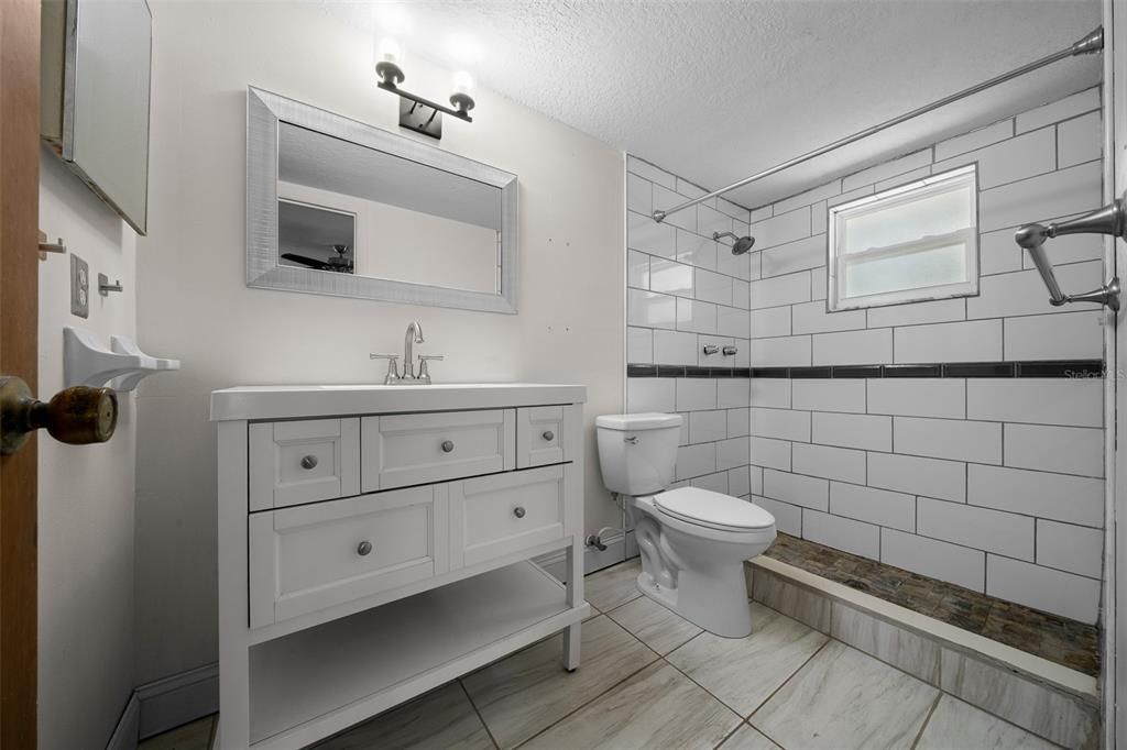 For Sale: $245,000 (3 beds, 2 baths, 1692 Square Feet)