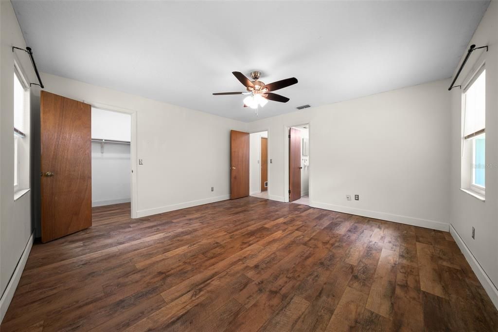 For Sale: $245,000 (3 beds, 2 baths, 1692 Square Feet)