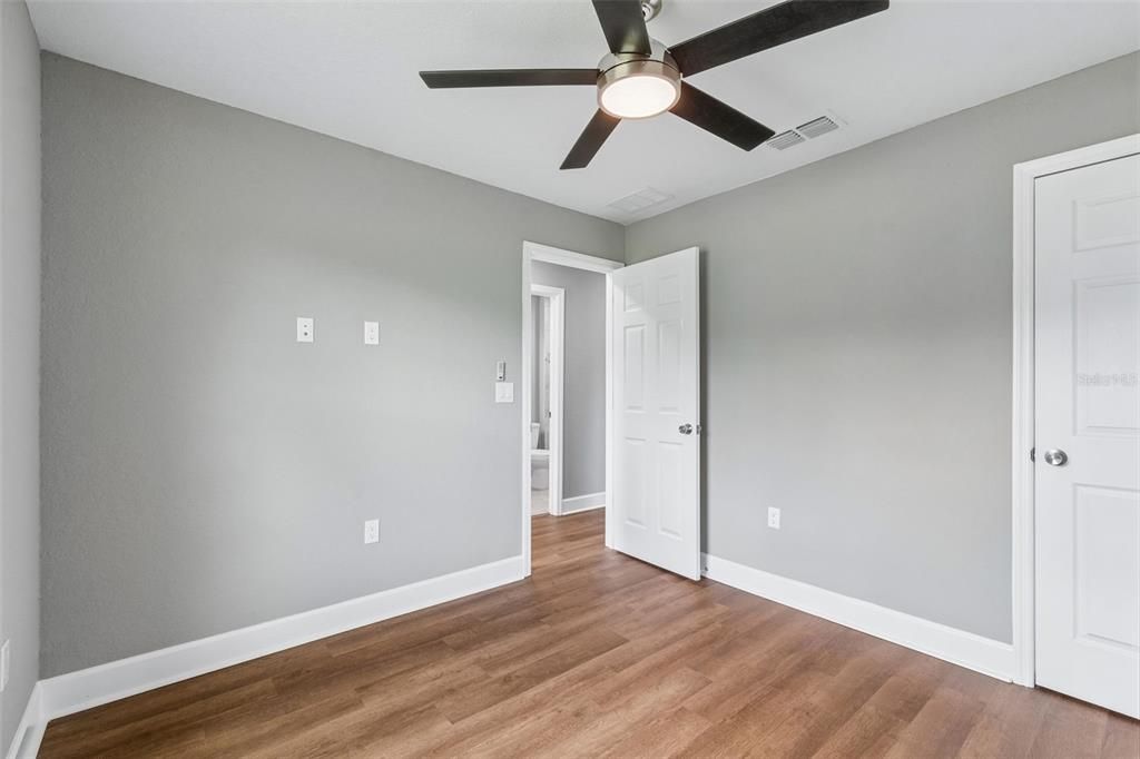 En Venta: $449,999 (3 camas, 2 baños, 1384 Pies cuadrados)