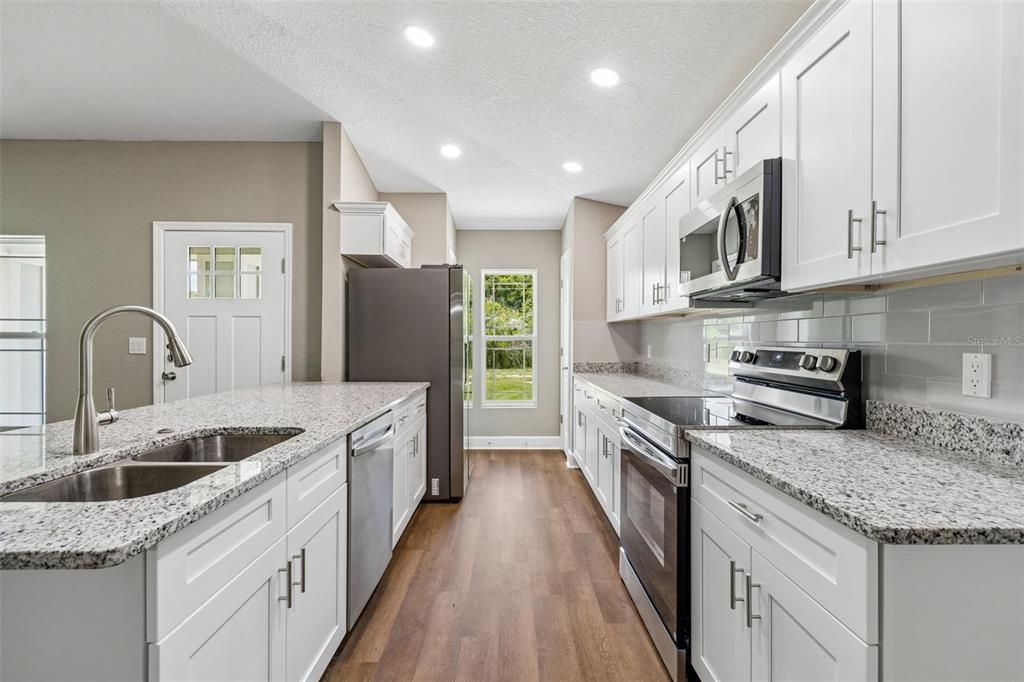 En Venta: $449,999 (3 camas, 2 baños, 1384 Pies cuadrados)