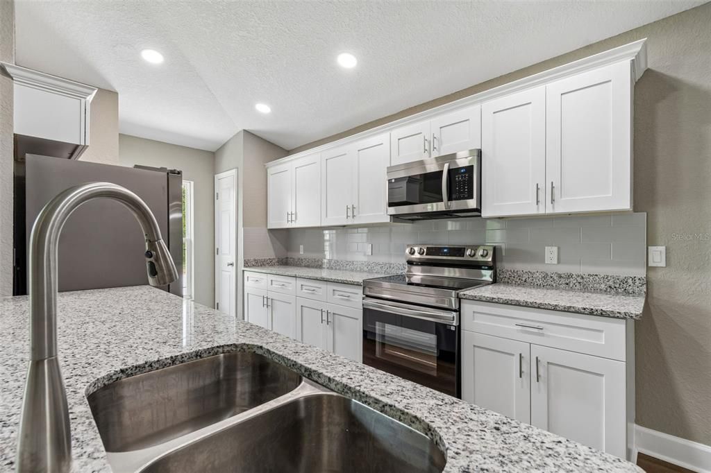 En Venta: $449,999 (3 camas, 2 baños, 1384 Pies cuadrados)