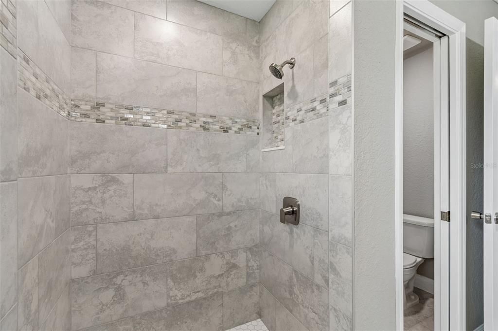 En Venta: $449,999 (3 camas, 2 baños, 1384 Pies cuadrados)