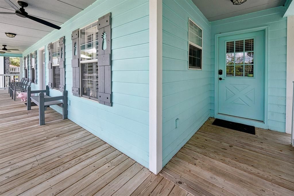 For Sale: $698,000 (3 beds, 2 baths, 1300 Square Feet)