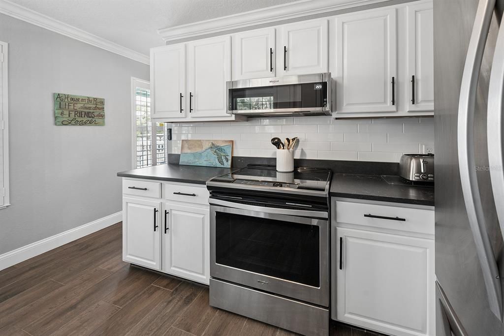 For Sale: $698,000 (3 beds, 2 baths, 1300 Square Feet)