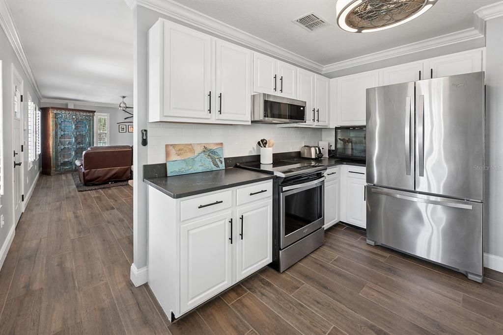 For Sale: $698,000 (3 beds, 2 baths, 1300 Square Feet)